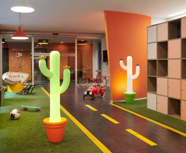 Светильник пластиковый напольный Cactus Lighting зеленый, тыквенный оранжевый 540х420х1300 мм
