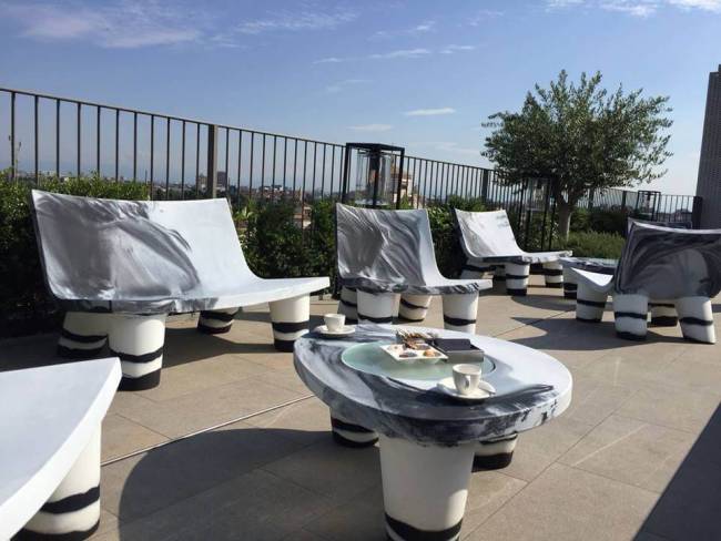 Диван пластиковый двухместный Low Lita Love Anniversary Edition арабескато 1180х800х700 мм