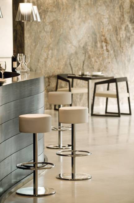 Табурет барный с обивкой Lotus Ø400х780 мм Табурет барный с обивкой Lotus Ø400х780 мм