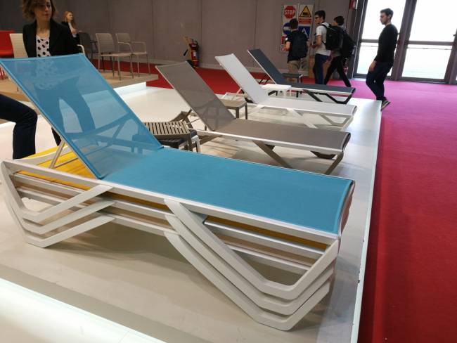 Шезлонг-лежак металлический Wave белый, бирюзовый 1910х715х300 мм