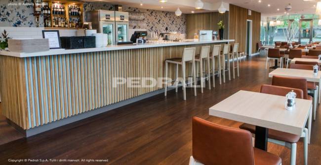 Стул деревянный барный мягкий Young беленый дуб 410х525х1015 мм