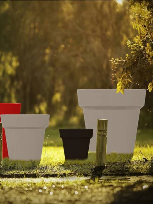 Кашпо пластиковое Pot XL вишневый Ø1600х1480 мм Кашпо пластиковое Pot XL вишневый Ø1600х1480 мм