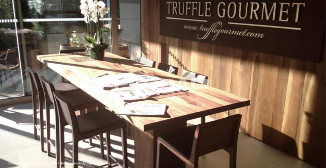 Стул деревянный барный мягкий Young венге 410х525х1015 мм