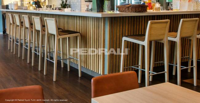 Стул деревянный барный мягкий Young венге 410х525х1015 мм