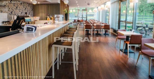 Стул деревянный барный мягкий Young венге 410х525х1015 мм