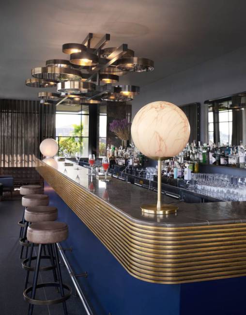 Светильник пластиковый настольный Mineral Stand Lighting белый, красный Ø400х750 мм