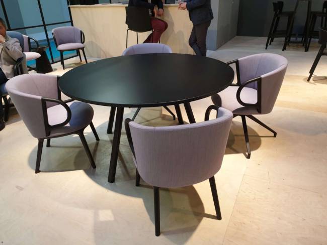 Кресло с обивкой Cucaracha Slim BL 590х590х780 мм