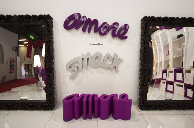 Скамья пластиковая дизайнерская Amore Standard фуксия 1450х380х450 мм