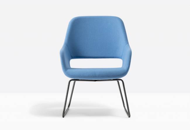 Кресло мягкое на полозьях Babila Comfort 680х740х920 мм Кресло мягкое на полозьях Babila Comfort 680х740х920 мм