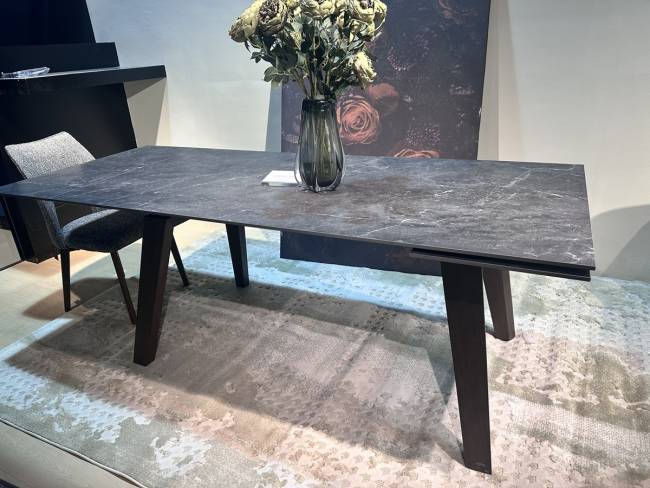 Стол BETIS 180 MATTE GILDED WHITE SOLID CERAMIC / Орех, ®DISAUR