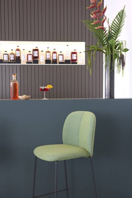 Стул барный с обивкой Mentha Pop антрацит, зеленый 480х550х1110 мм Стул барный с обивкой Mentha Pop антрацит, зеленый 480х550х1110 мм