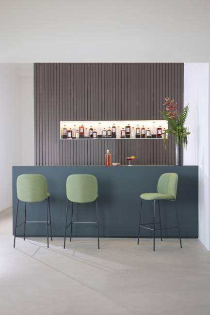 Стул барный с обивкой Mentha Pop антрацит, зеленый 480х550х1110 мм Стул барный с обивкой Mentha Pop антрацит, зеленый 480х550х1110 мм