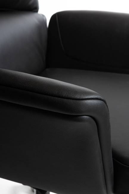 Кресло офисное / Тринити LB black  / черная экокожа / алюминиевая база