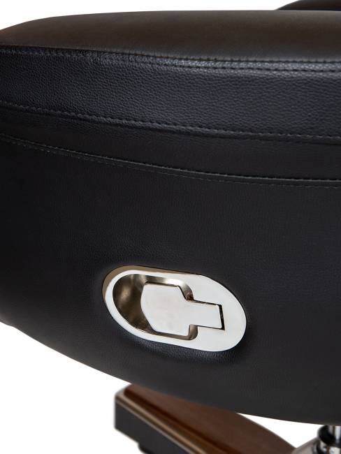 Кресло офисное / Трон / черная кожа