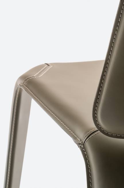 Стул с обивкой Mood темно-бежевый 520х540х800 мм