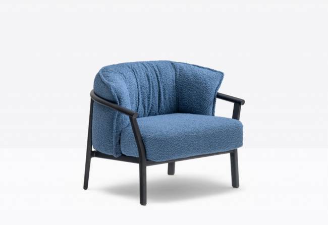 Кресло деревянное с подушкой Lamorisse Lounge 835х660х720 мм Кресло деревянное с подушкой Lamorisse Lounge 835х660х720 мм