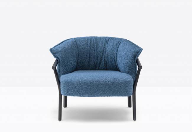 Кресло деревянное с подушкой Lamorisse Lounge 835х660х720 мм Кресло деревянное с подушкой Lamorisse Lounge 835х660х720 мм