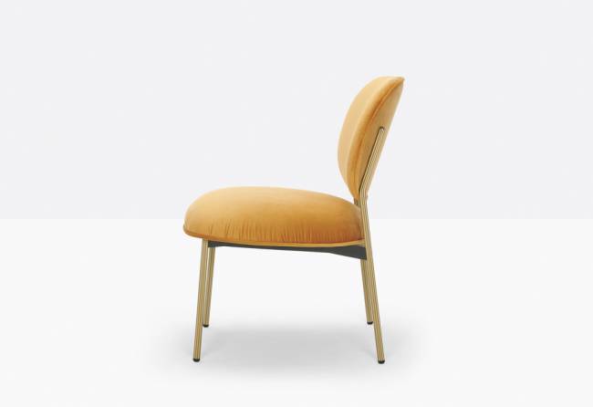 Стул лаунж с обивкой Blume античная латунь 650х620х770 мм