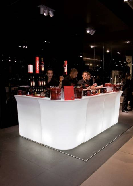 Стойка пластиковая барная светящаяся Jumbo Corner Lighting белый 850х850х1100 мм Стойка пластиковая барная светящаяся Jumbo Corner Lighting белый 850х850х1100 мм