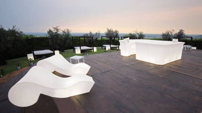 Стойка пластиковая барная светящаяся Jumbo Corner Lighting белый 850х850х1100 мм Стойка пластиковая барная светящаяся Jumbo Corner Lighting белый 850х850х1100 мм