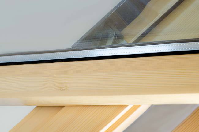 Мансардное окно FTP-V (CH) со среднеповоротным типом открывания Мансардное окно FTP-V (CH) со среднеповоротным типом открывания