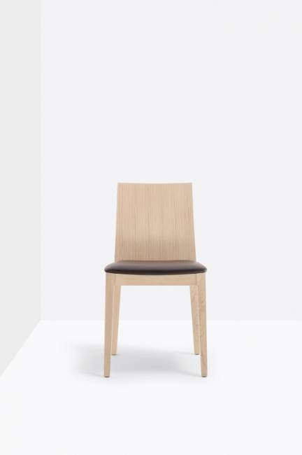 Стул деревянный с мягким сиденьем Twig беленый дуб, черный 450х525х840 мм Стул деревянный с мягким сиденьем Twig беленый дуб, черный 450х525х840 мм