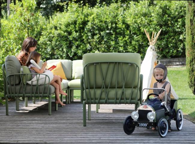 Диван пластиковый с подушками Komodo 5 агава, джунгли 2940х1540х880 мм