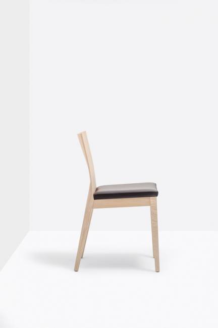 Стул деревянный мягкий Twig беленый дуб, черный 450х525х840 мм