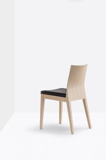 Стул деревянный мягкий Twig беленый дуб, черный 450х525х840 мм