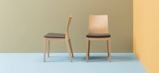 Стул деревянный мягкий Twig беленый дуб, черный 450х525х840 мм