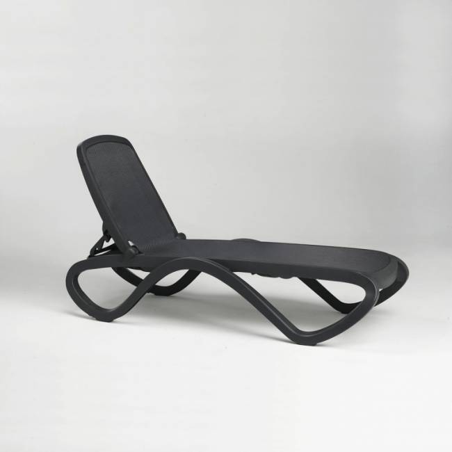 Шезлонг-лежак пластиковый Omega антрацит 1700-1945х690х910 мм