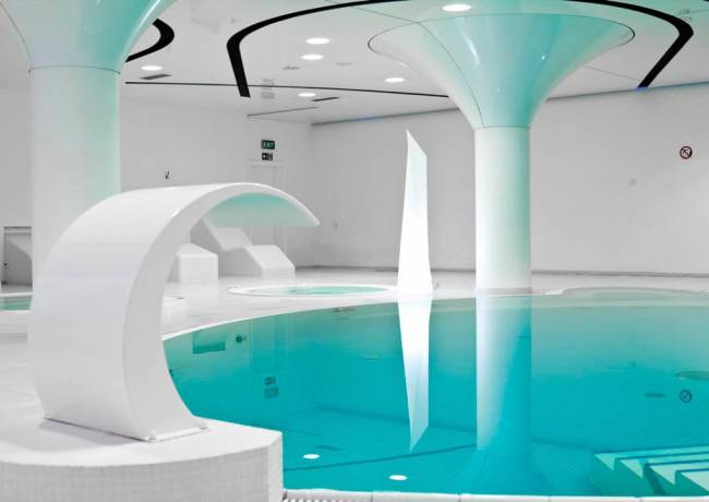 Светильник пластиковый напольный уличный Manhattan Lighting OUT белый 500х490х2000 мм