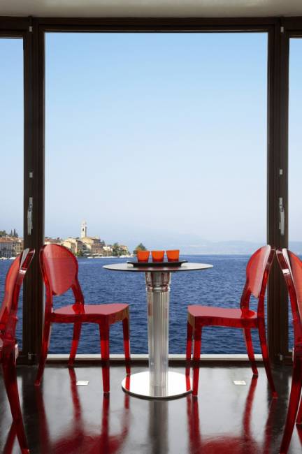 Столешница круглая Compact Laminate для подстолья Nemo, Domino, Tiffany, Cross белый Ø800х10 мм Столешница круглая Compact Laminate для подстолья Nemo, Domino, Tiffany, Cross белый Ø800х10 мм