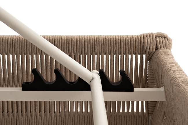 "Ривьера" шезлонг плетеный из роупа, каркас алюминий белый муар, роуп бежевый круглый, ткань бежевая 052 "Ривьера" шезлонг плетеный из роупа, каркас алюминий белый муар, роуп бежевый круглый, ткань бежевая 052