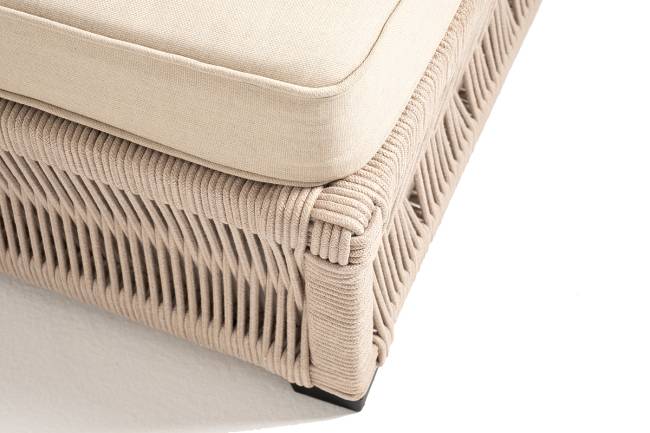 "Ривьера" шезлонг плетеный из роупа, каркас алюминий белый муар, роуп бежевый круглый, ткань бежевая 052 "Ривьера" шезлонг плетеный из роупа, каркас алюминий белый муар, роуп бежевый круглый, ткань бежевая 052