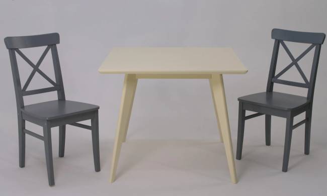 Стол Сканди М 100 слоновая кость со стульями Ингольф серый