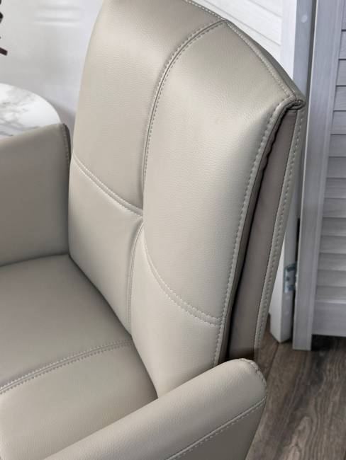 Стул STIG 360 град. поворот.  HF017-11 / HF017-12 Бежевый, экокожа / Черный каркас, ®DISAUR