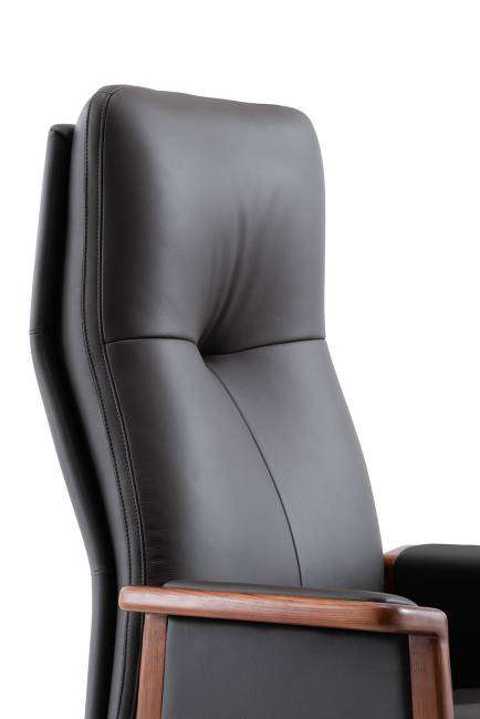 Кресло офисное / Вивальди  / Vivaldi  / черная кожа / деревянная база