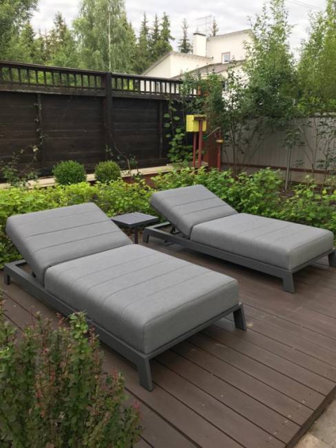 Столик металлический для лежака GT 927 антрацит 400х400х450 мм