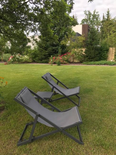 Столик металлический для лежака GT 927 антрацит 400х400х450 мм