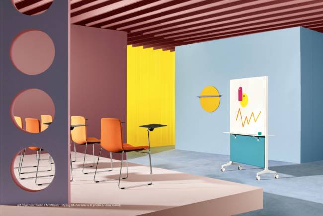 Стул с обивкой на полозьях Tweet хромированный, синий 560х520х815 мм