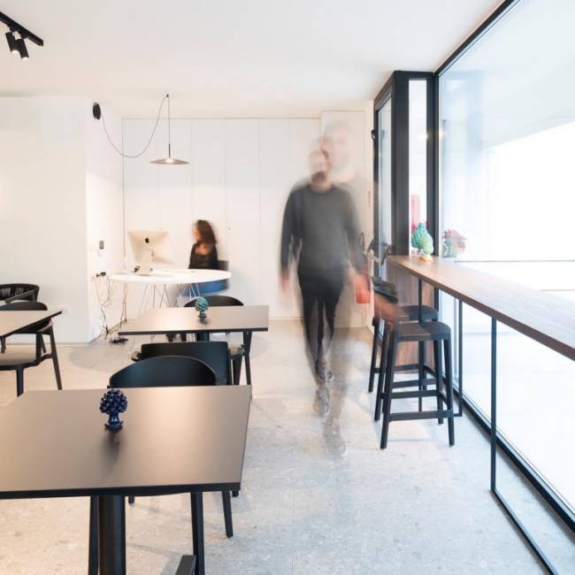 Стул пластиковый полубарный Abuela Stool 67 черный 500х440х910 мм