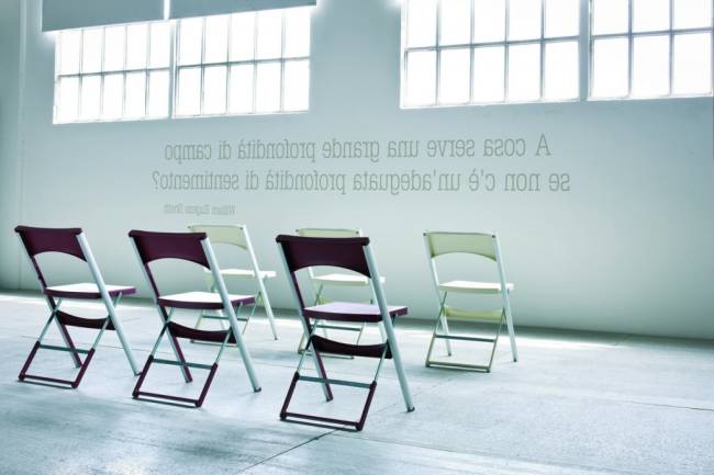 Стул пластиковый складной Compact красный 435х470х775 мм