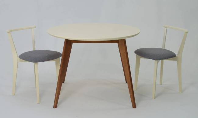 Стол Сканди К 90 орех/слоновая кость со стульями Франк слоновая кость рогожка серый