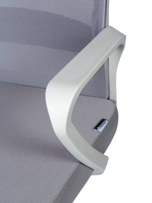 Кресло офисное / Пино грэй / Pino grey / серый пластик / серая сетка / серая ткань