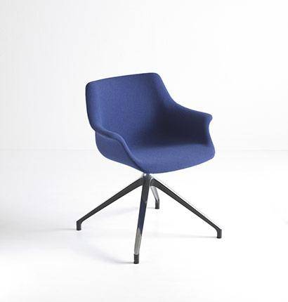 Кресло офисное с обивкой More U 600х560х790 мм