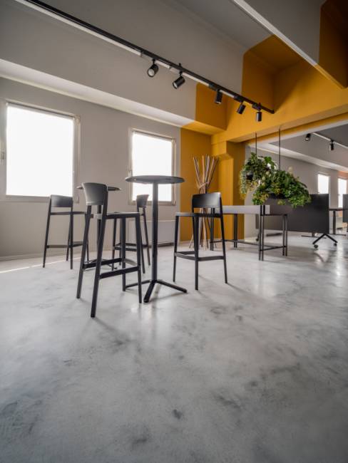 Стул пластиковый полубарный Abuela Stool 67 серый 500х440х910 мм