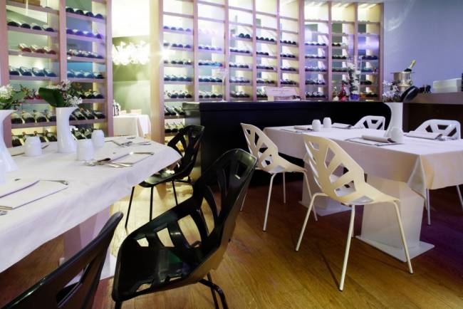 Стул пластиковый Ninja NA 530х520х840 мм