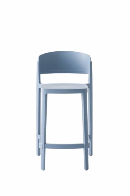 Стул пластиковый полубарный Abuela Stool 67 бледно-голубой 500х440х910 мм
