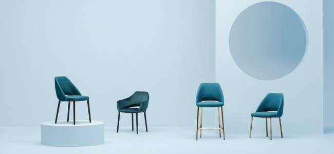 Стул барный с обивкой Vic 530х540х1100 мм